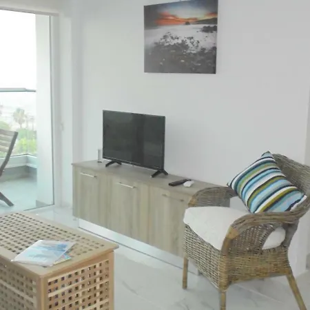 Kermia Court - Beach-front, Modern 2 Bedroom -sleeps 6
