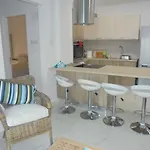Apartment Kermia Court - Beach-front, Modern 2 Bedroom -sleeps 6 *