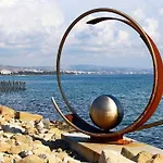 Apartment Kermia Court - Beach-front, Modern 2 Bedroom -sleeps 6 Limassol