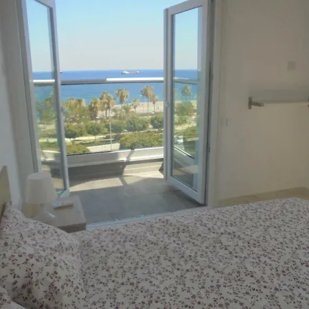 Kermia Court - Beach-front, Modern 2 Bedroom -sleeps 6