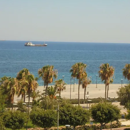 아파트 Kermia Court - Beach-front, Modern 2 Bedroom -sleeps 6 *