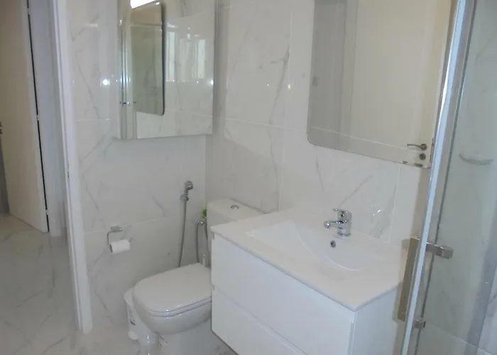 Kermia Court - Beach-front, Modern 2 Bedroom -sleeps 6 Limasol