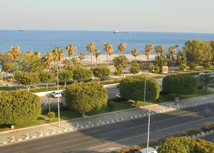 아파트 Kermia Court - Beach-front, Modern 2 Bedroom -sleeps 6 *