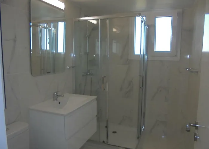 아파트 Kermia Court - Beach-front, Modern 2 Bedroom -sleeps 6